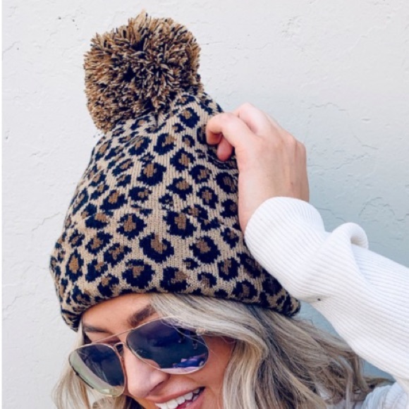 5 ⭐️ Rated Knit Leopard Print Beanie with Pom Pom - Picture 5 of 11